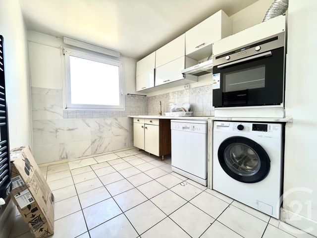 Appartement F3 &agrave; louer - 3 pi&egrave;ces - 81,15 m2 - Stains - 93 - ILE-DE-FRANCE