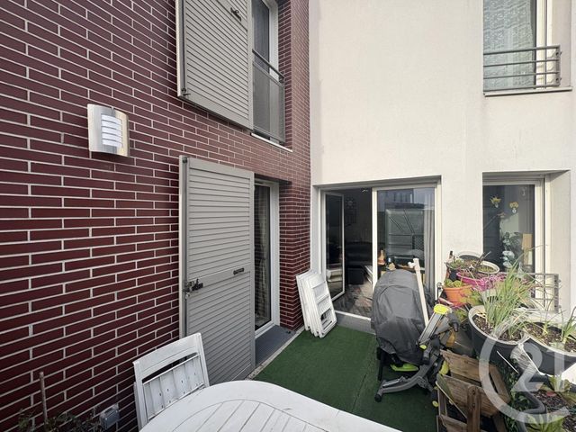 Appartement à vendre - 3 pièces - 56 m2 - Stains - 93 - ILE-DE-FRANCE