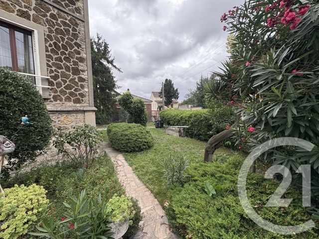 Afficher la photo en grand Maison à vendre - 6 pièces - 115 m2 - Stains - 93 - ILE-DE-FRANCE